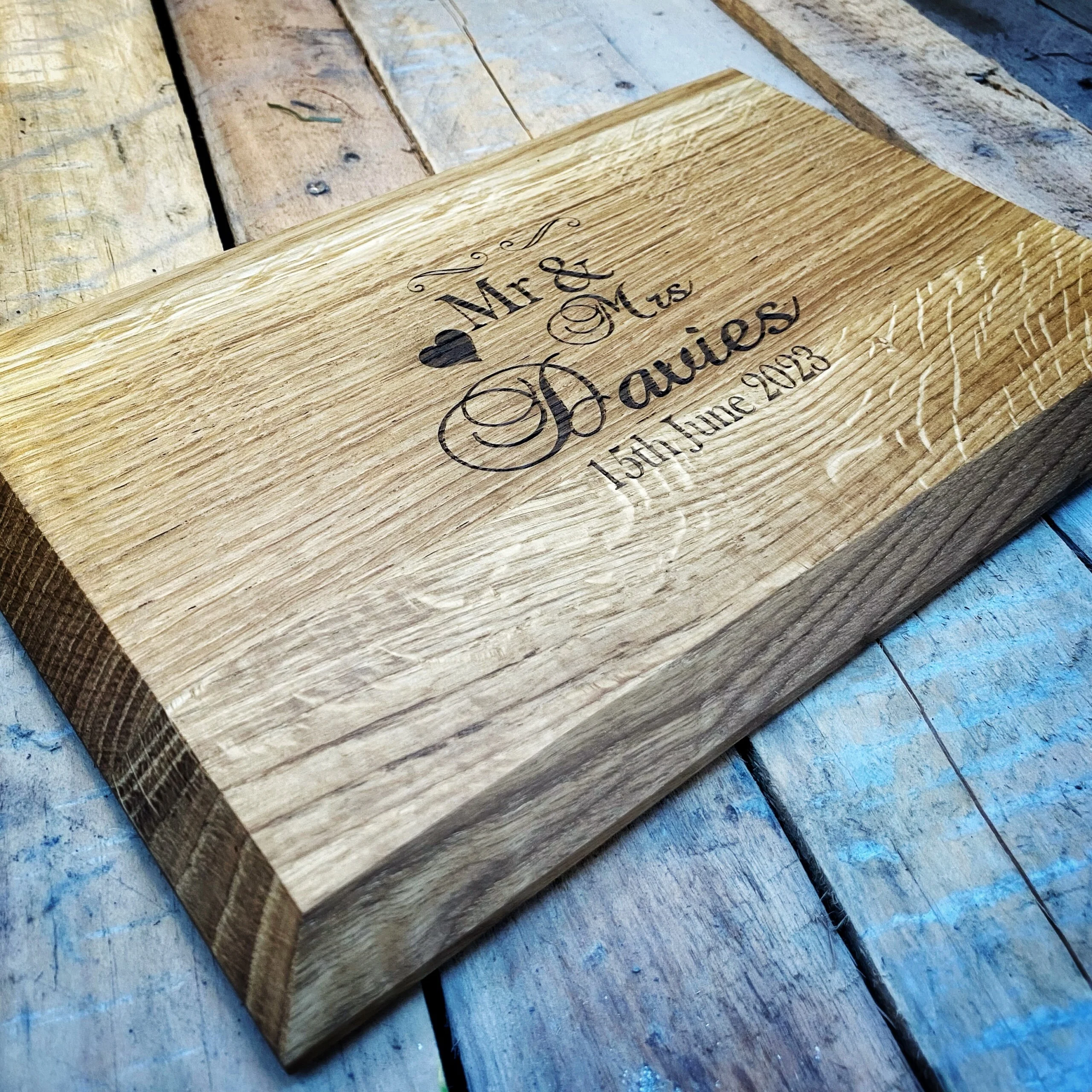 Personalised_Solid_Oak_Board_SIDE